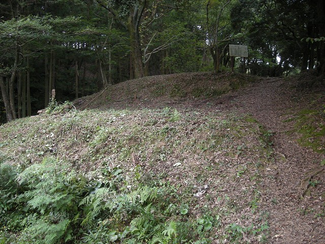 七尾城・厩の壇