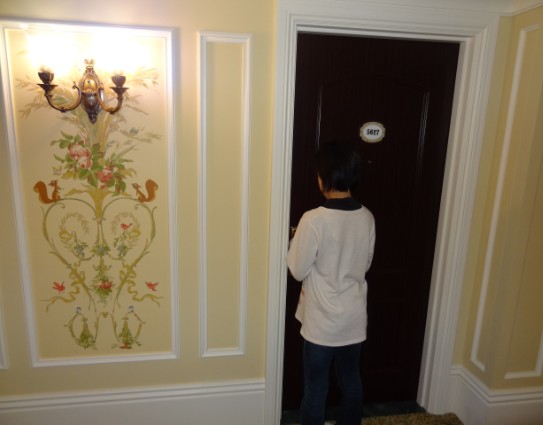 ディズニーホテル部屋入口
