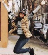 ナオミはJBLAND着用