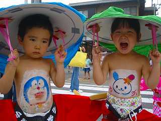 06へそ祭りの孫