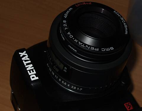 FA50mmF1.7にフジツボフード付けたところ