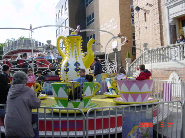 移動遊園地コーヒーカップ