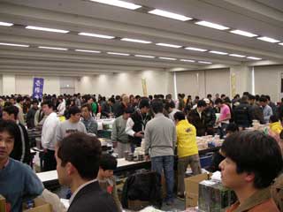 混雑している会場２