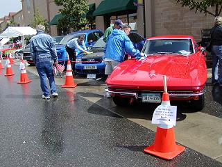 びしょ濡れの車たち