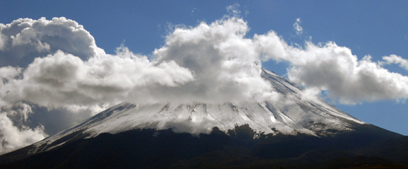 富士山と雲4.jpg