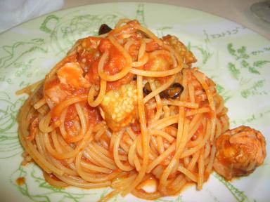 鮭と揚げなすのトマトソース＠キハチイタリアン