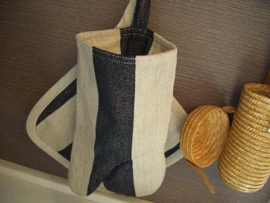 モノトーンのミトン