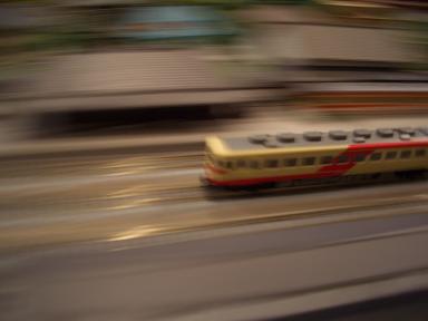 走っている電車＠鉄道カフェ