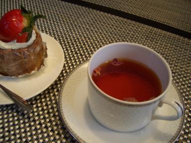 空から降る薔薇２