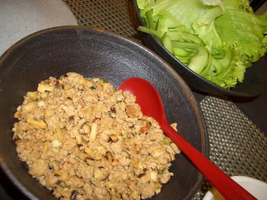 豚肉のレタス包み