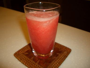 グラスとすいかジュース