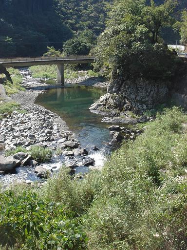 美しい川.JPG