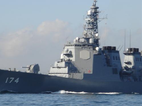 イージス艦（近くね？）.JPG