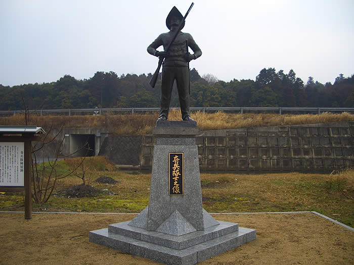 ｎｈｋ大河ドラマ 龍馬伝 の登場人物 高杉晋作にゆかりの奇兵隊士之像 白木屋グランドホテル最新情報 楽天ブログ