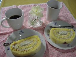 桜のロールケーキ