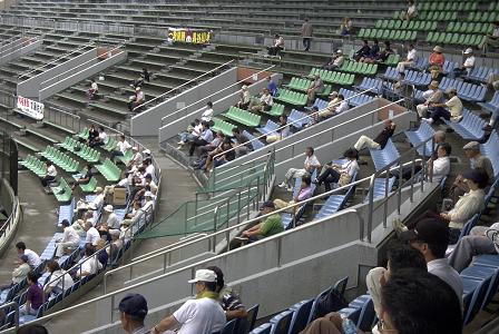 [スタンドの様子]