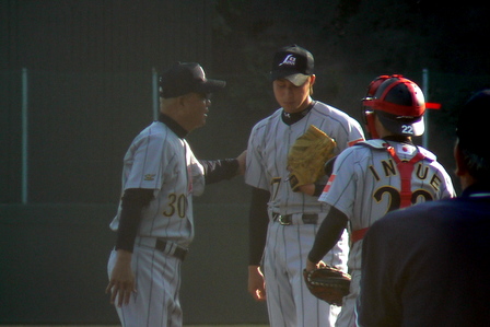 [垣野多鶴監督＆田沢純一投手]