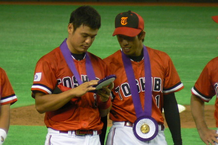 [松田選手＆山川投手]