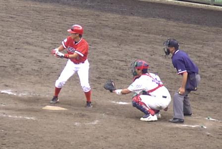 [バスター打法の加藤選手]