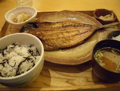 トロアジの開き定食