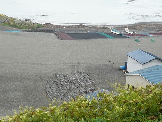 柳田旅館からの昆布干し場