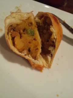 インド料理　モハン　サモサの中味～♪