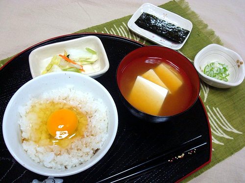 玉助たまごかけご飯＆豆腐汁１.jpg