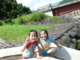 川で水遊び♪♪