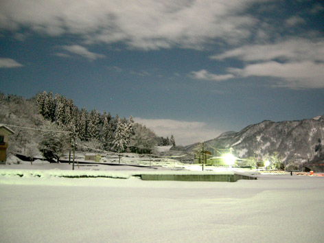 夜の雪景色