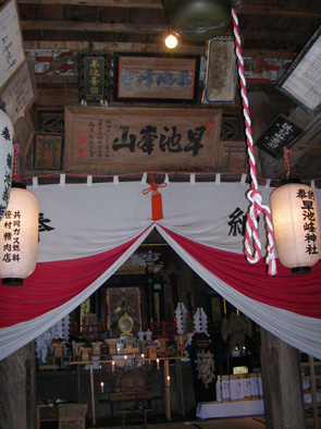 神社内.jpg