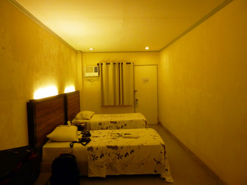 セブのホテルの部屋02