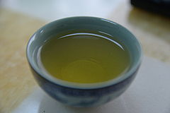 240px-Small_cup_of_green_tea.jpg