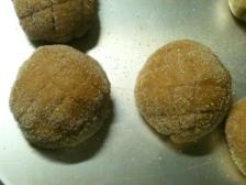 焦がしバターのメロンパン砂糖つけた