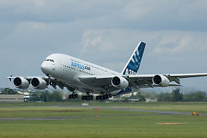 ●300px-Airbus_A380　エアバスＡ３８０　ウィキ.jpg