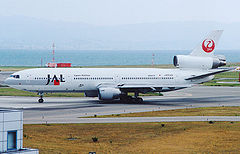 ●240px-DC10-40_JapanAirLine_JA8549(20010728KIX).jpg