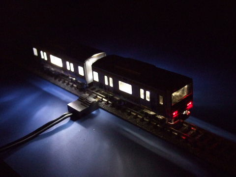 先頭車との比較ライトダウン