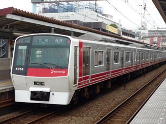 相鉄8000系（上星川駅にて、2010年9月20日12:37撮影）