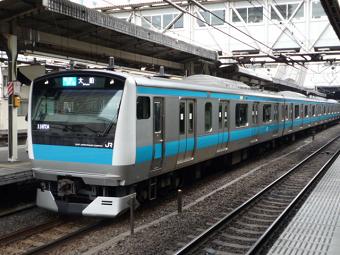 京浜東北線E233系（川崎駅にて）