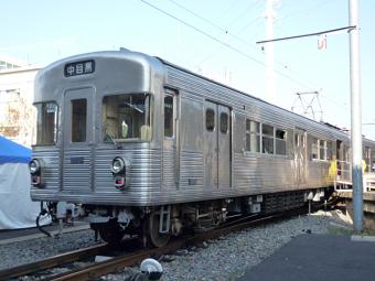 展示された日比谷線3000系車両