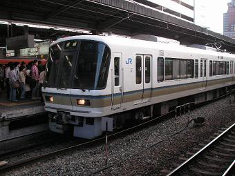 ＪＲ２２１系（大阪駅にて）
