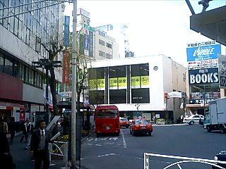 正面口を背に左