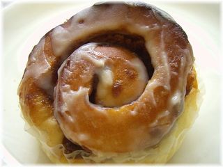 シナモンロールサフラン小.jpg
