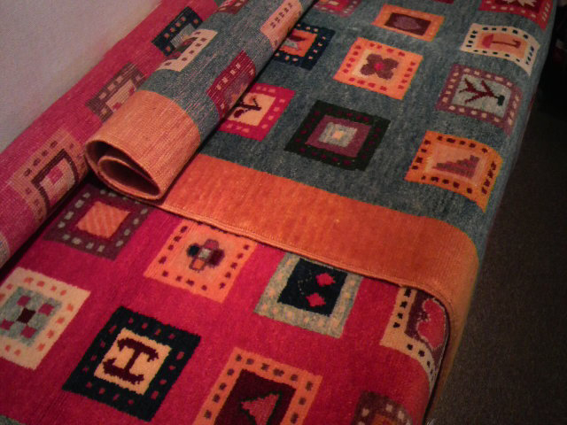 新作絨毯