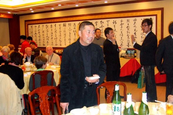 全聚徳06澁澤画伯挨拶