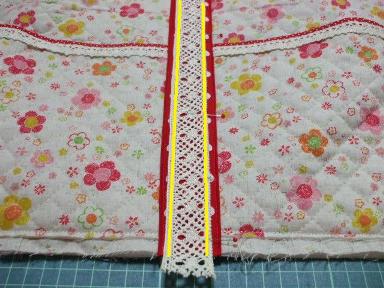 レースたっぷり　ウォールポケット