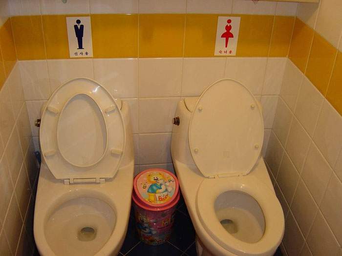 toilet03.jpg