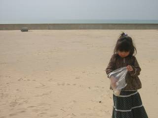 海辺を散歩中