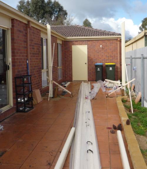 柱を建てて固定