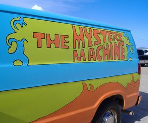 2-scoobydoocar.JPG