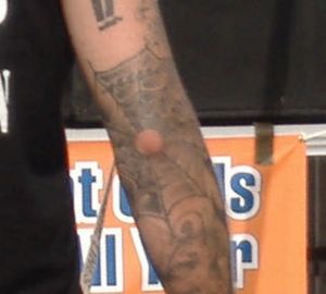 タトゥーのおにいさんの右腕